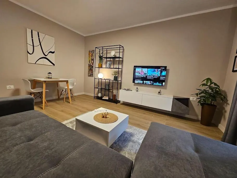 Brian'S Apartment In Tirana 2