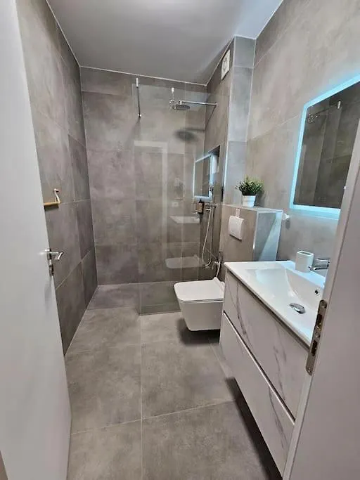 Brian'S Apartment In Tirana 2