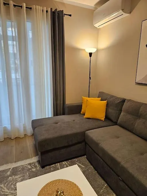 Brian'S Apartment In Tirana 2 Albánia