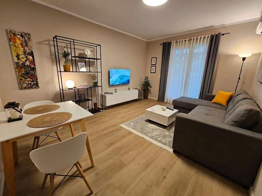 Brian'S Apartment In Tirana 2